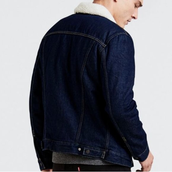 🎉HP🎉Levis Premium Sherpa Jean Jacket Dark wash Size XL - Picture 2 of 9